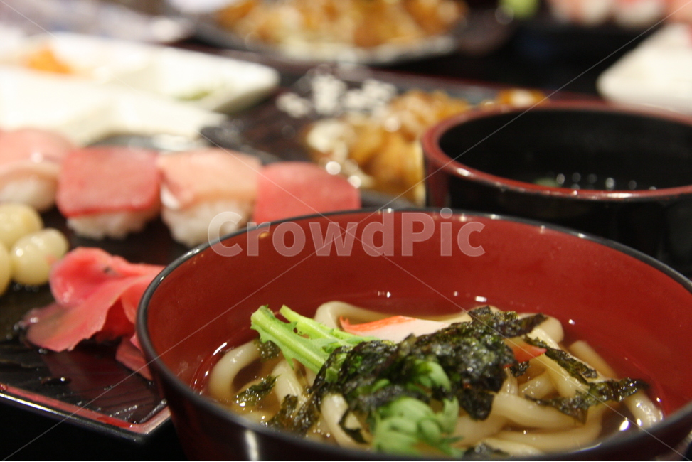 음식,일식,초밥,우동,초밥정식,연어,연어초밥,음식,식재료,요리,food,cook,meal,dishes,food reserves,일식,일본음식,일본요리,Japanese food,Japanese dishes,Japanese meal,Japanese cook