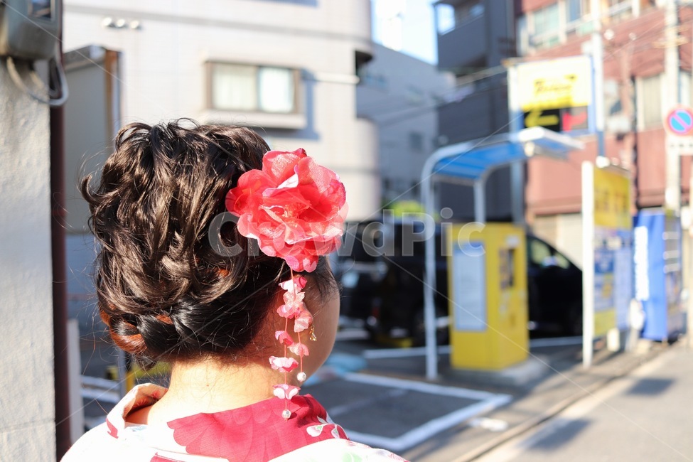 뒷모습,꽃,유카타,일본,여자,헤어스타일,머리장식,인물,거리,빨강,japan,사람,여행,20대