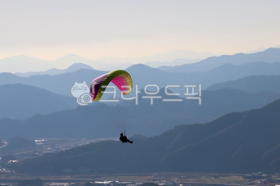 sky,fly,paragliding,sports,leisure,hobby