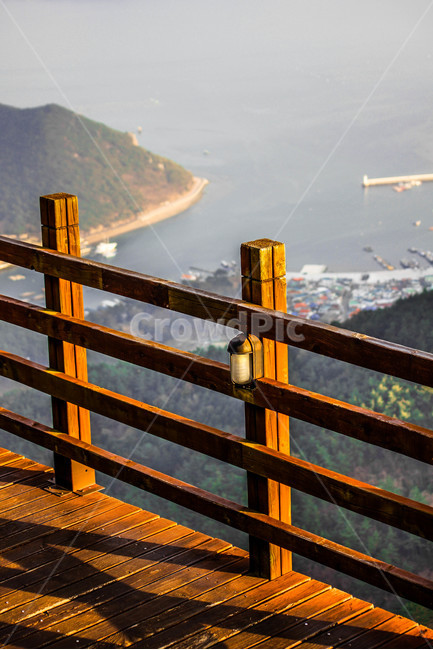 울타리,미륵산,노을,전등,통영,한국,자연풍경,한국자연경관,sunset,nature,landscape,자연,풍경,nature,landscape,handrail,난간,banister,railing