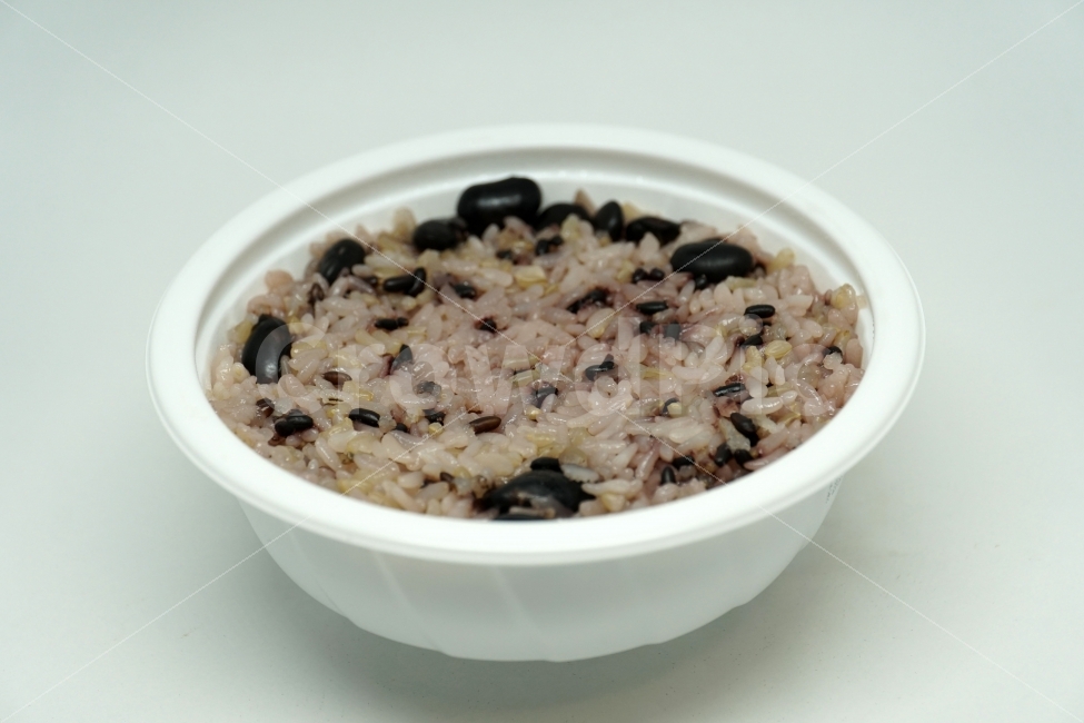 즉석밥,햇반,컵밥,인스턴트,식품,콩밥,흑미밥,곡식,쌀,1회용품,식사,요리,cook,food,rice,밥,사물,누끼,패스트푸드,물건,오브젝트,object,누끼사진,recipe,레시피,콩,한끼,페스트푸드,식료품,일상,생활,meal,음식,식재료,요리,food,cook,meal,dishes,food reserves,곡류,곡식,cereals,누끼,remove background
