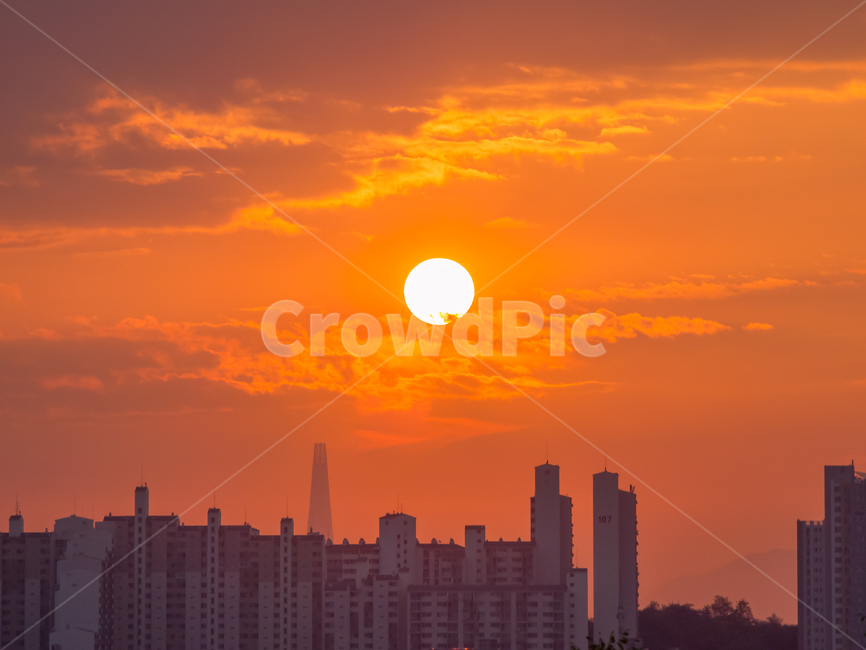 아침,일출,하늘,구름,풍경,morning,sunrise,sky,clouds,landscape,도시,풍경,city,landscape,한국도시풍경,한국도시경관,korea cityscape,nature,자연,outdoors,옥외,dawn,새벽,red sky,붉은 하늘,dusk,황혼,sunset,일몰,sunlight,햇빛