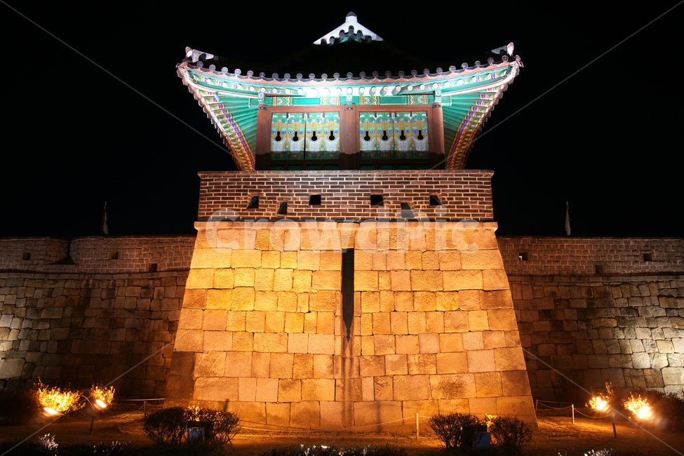 북포루,포루,팔작지붕,전판문,성곽,성벽,수원화성,화성,유네스코세계문화유산,조선시대,야경,야경,밤,풍경,nightscape,night,landscape,한국전통,한국문화,korean traditional,korean culture,건축물,건물외관,exterior,building,structure,architecture,construction,건물,pagoda,탑,shrine,신사,worship,예배
