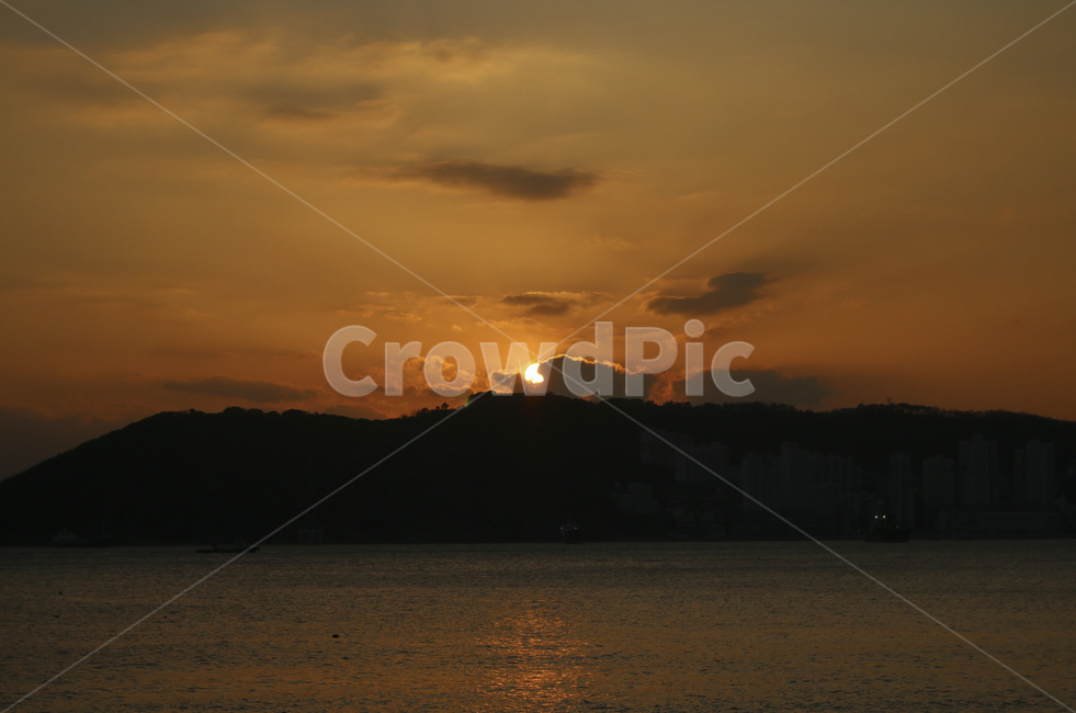 nature,자연,outdoors,옥외,light,빛,flare,플레어,sunlight,햇빛,sky,하늘,dawn,새벽,sunset,일몰,redsky,붉은하늘,dusk,황혼