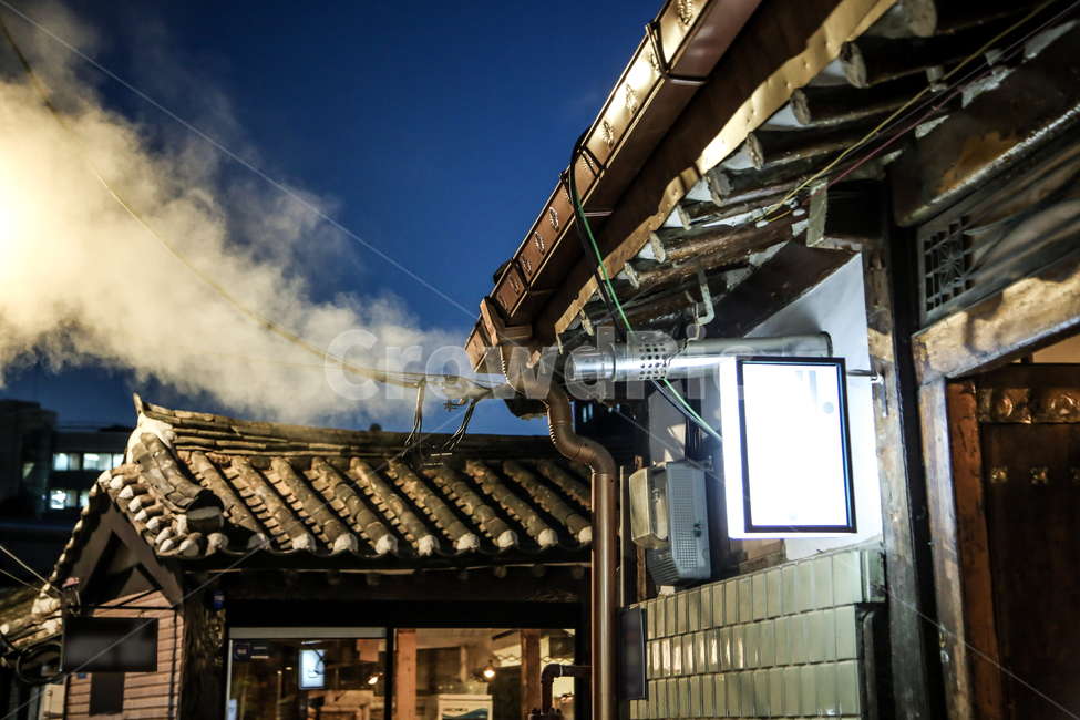 익선동,서울,골목,골목길,거리,야간,야경,밤,풍경,굴뚝,수증기,겨울,korea,seoul,street,alley,landscape,night,nightview,winter,골목길,alley
