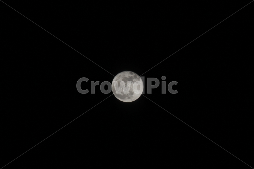 보름달,달,슈퍼문,감성,감성사진,moon,밤,자연,풍경,nature,landscape,야경,밤,nightscape,night,outdoors,옥외,astronomy,천문학,universe,우주,outer space,대기권 밖,space