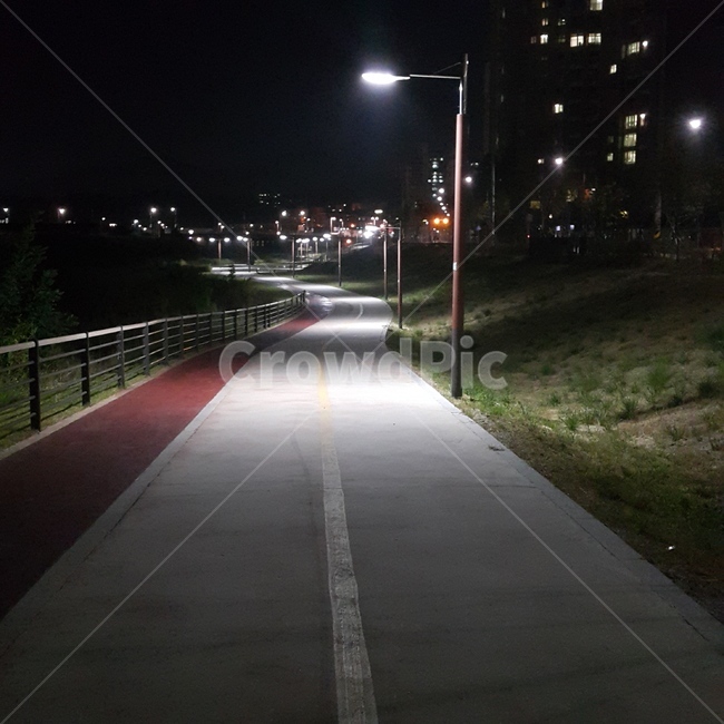 공원,밤,걷기,여유,산책,가로등,풍경,고요,도시,낭만,야경,밤,풍경,nightscape,night,landscape,도시,city