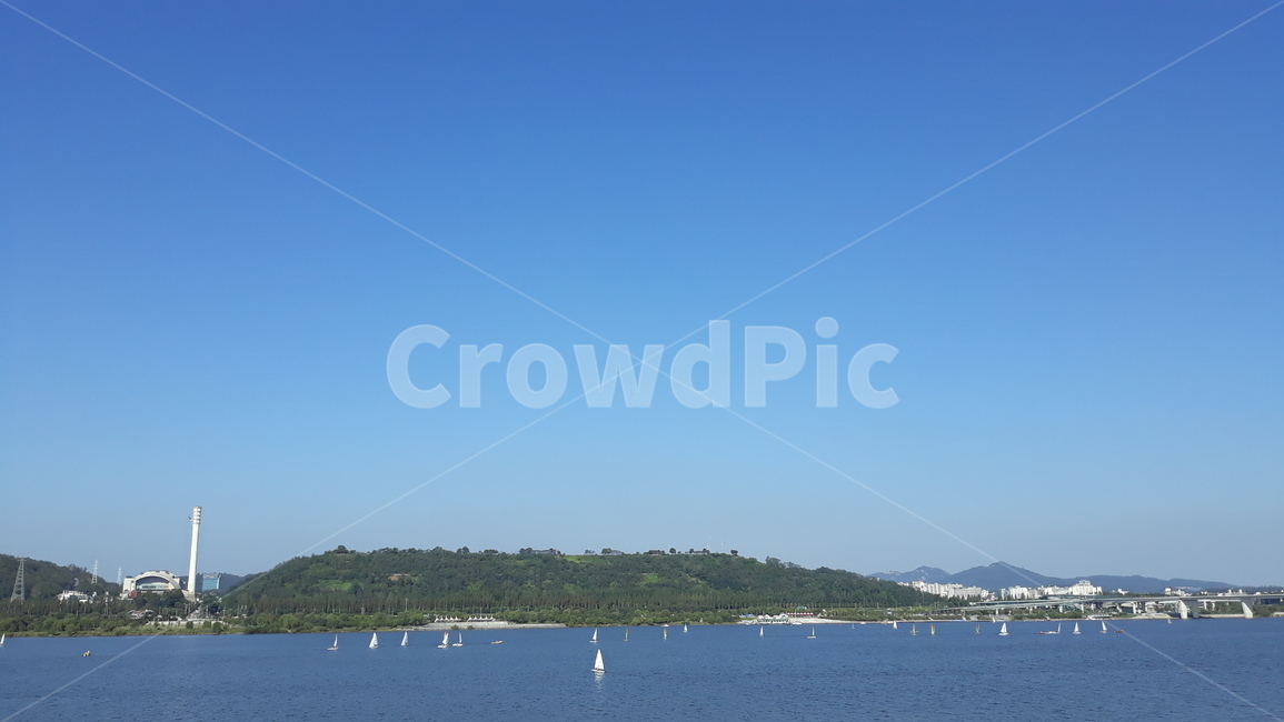 outdoors,옥외,자연,nature,sea,물,요트,한강,풍경,색감,하늘,파란하늘,산,배경,자연,풍경,nature,landscape,land,땅,water,바다,ocean,대양,shoreline,해안선,coast,연안