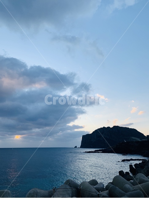 제주,제주도,첫해,일출,성산일출봉,해변,방파제,바다,자연,물