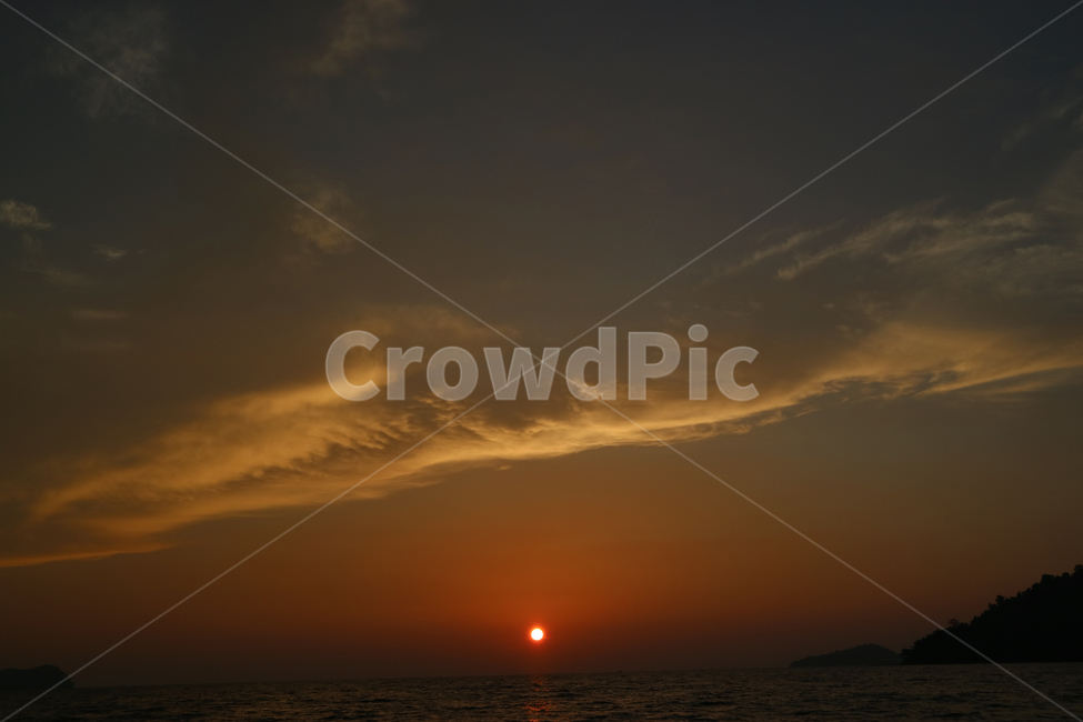 노을,일몰,해질녘,붉은,석양,바다,풍경,코타키나발루,물든,빛,선셋,sunset,붉은노을,태양,해,자연,풍경,nature,landscape,outdoors,옥외,sunlight,햇빛,red sky,붉은 하늘,sky,하늘,dusk,황혼,dawn,새벽