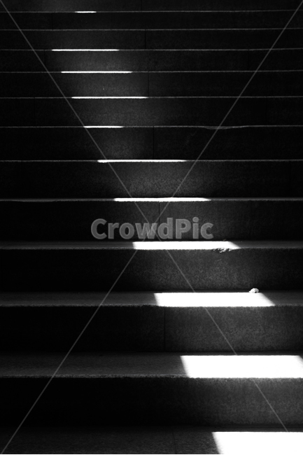 계단,흑백,빛,어둠,흑백사진,흑백,모노톤,monochrome,black and white,건축물,건물외관,exterior,building,structure,architecture,construction