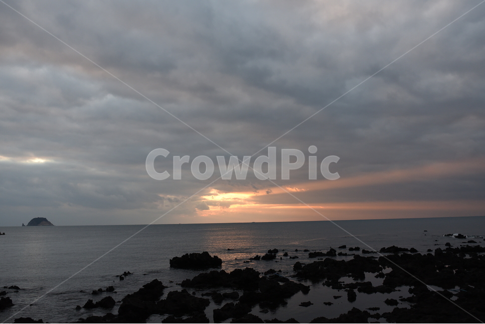 일출,바다,구름,흐림,바위,자연,풍경,nature,landscape,제주도,jeju,jeju island,outdoors,옥외,land,땅