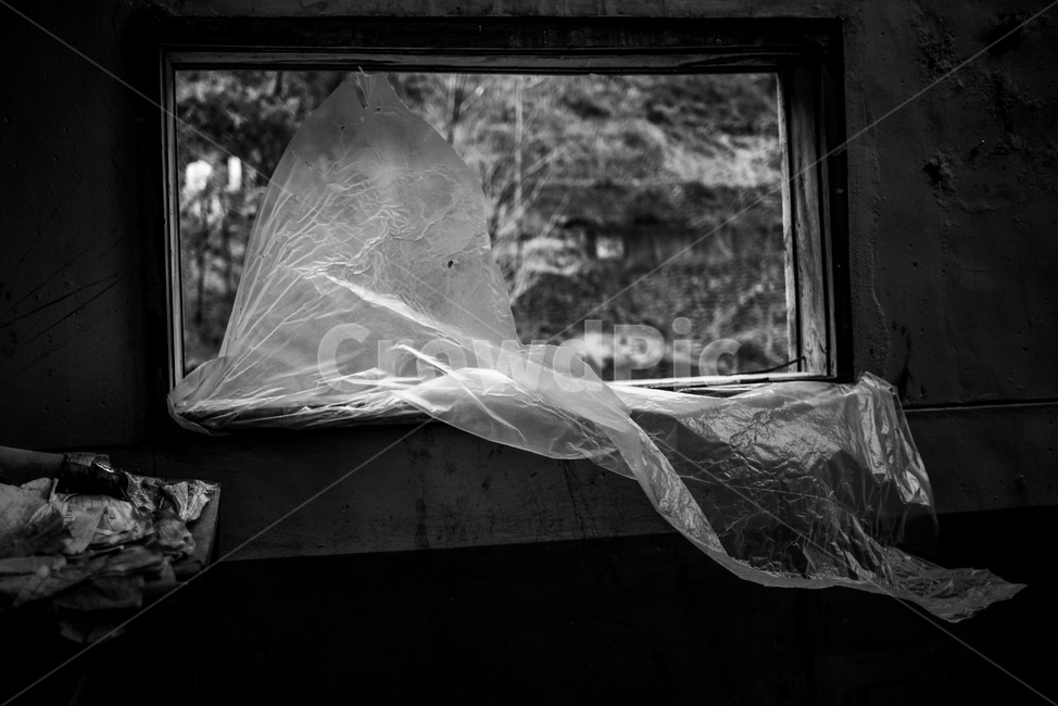 바람,창,공간,공허,페허,스산함,흑백,빈티지사진,빈티지느낌,빈티지감성,vintage,흑백,모노톤,monochrome,black and white