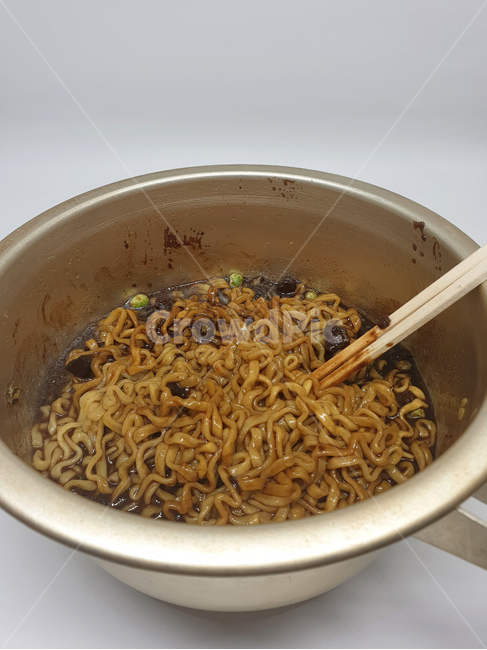 냄비,요리,레시피,recipe,cook,조리,조리도구,요리도구,라면,짜장면,인스턴트식품,식품,인스턴트,맛있는,짜장,젓가락,나무젓가락,chopsticks,푸드,food,끼니,짜파게티,음식,식재료,요리,food,cook,meal,dishes,food reserves,면류,면요리,noodles
