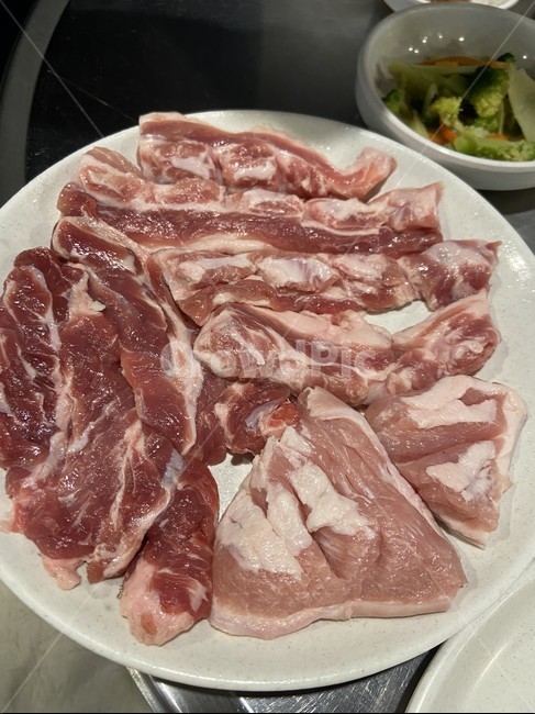 돼지고기,pork,food,음식,dinner,식사,음식,식재료,요리,food,cook,meal,dishes,food reserves,육류,고기,meat