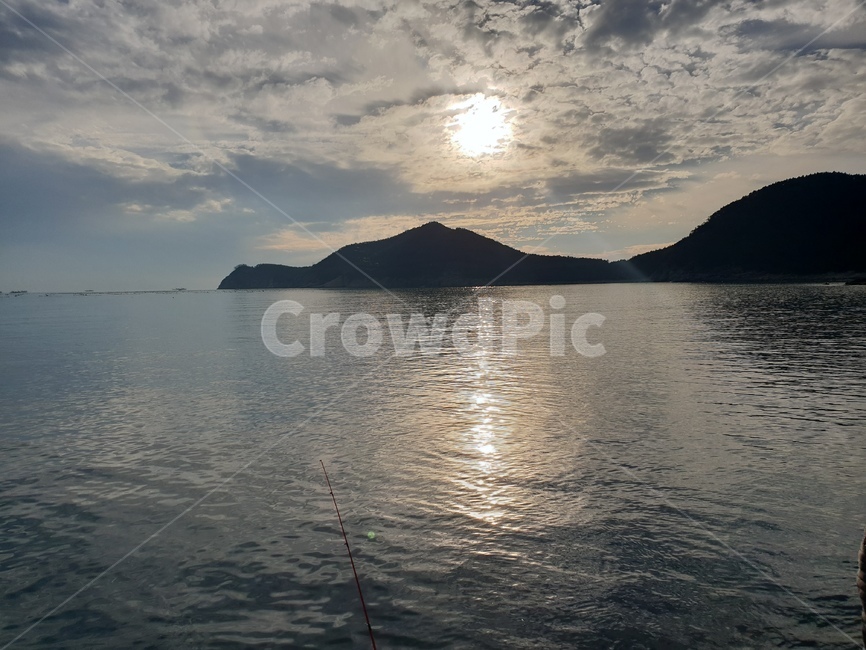 낚시,일몰낚시,가을바다,가을일몰,해떠러지는바다,낚시와바다,바다에서,자연,풍경,nature,landscape,land,땅,outdoors,옥외,water,물,shoreline,해안선,ocean,대양,sea,바다,coast,연안