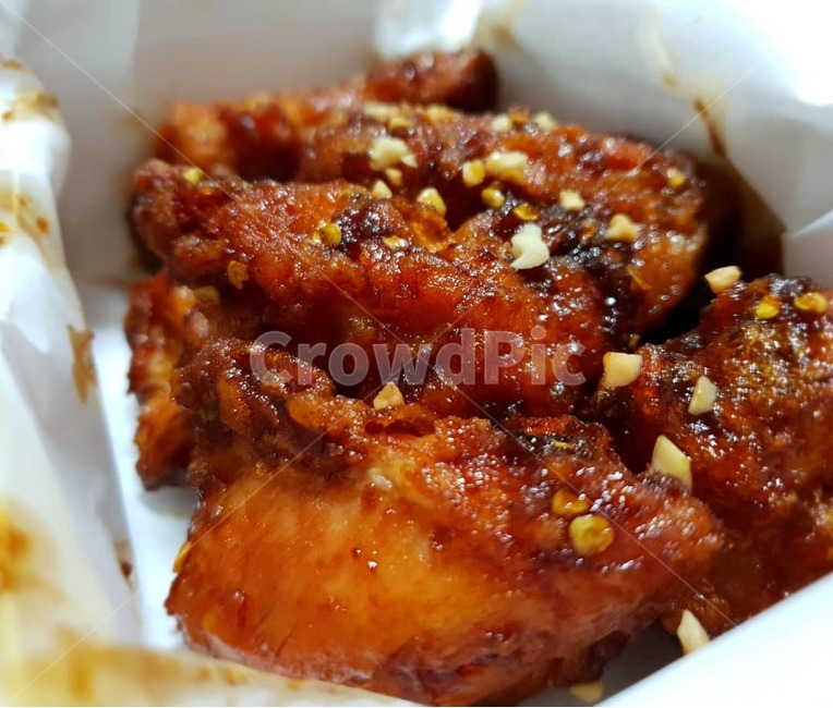 치킨,반반치킨,후라이드치킨,양념치킨,한국음식,치맥,한식,chicken,음식,식재료,요리,food,cook,meal,dishes,food reserves,육류,고기,meat