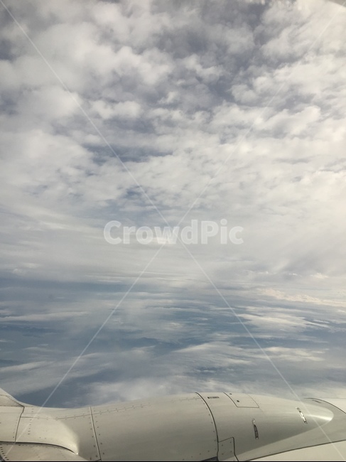 비행기,비행기창문,창문,하늘,비행기하늘,구름,cloud,flight,sky