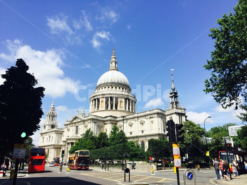london,stpaulscathedral,세인트폴대성당,런던,unitedkingdom,architecture,세인트폴성당,landmark,랜드마크,church,europe,건축물,londonsky,summer,화창,blue,sky,풍경,해외건축물,고딕양식,고딕,중세,르네상스양식,돔,dome,해외,외국,세계,foreign,oversea,world
