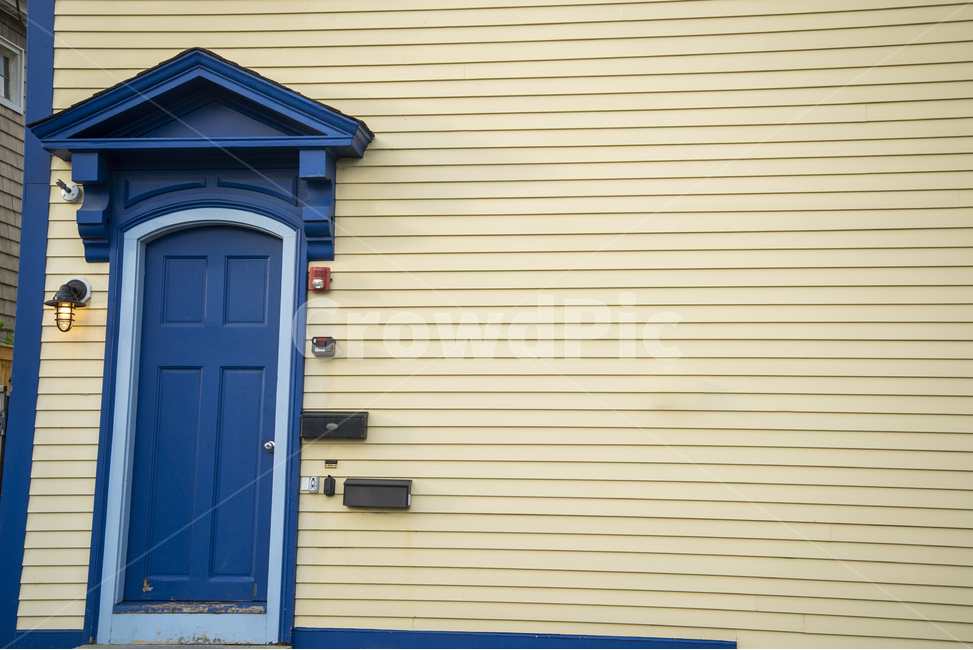 가정장식,door,문,wall,벽,입구,파란,노란,색깜,마을,entrance,yellow,blue,town,village,usa