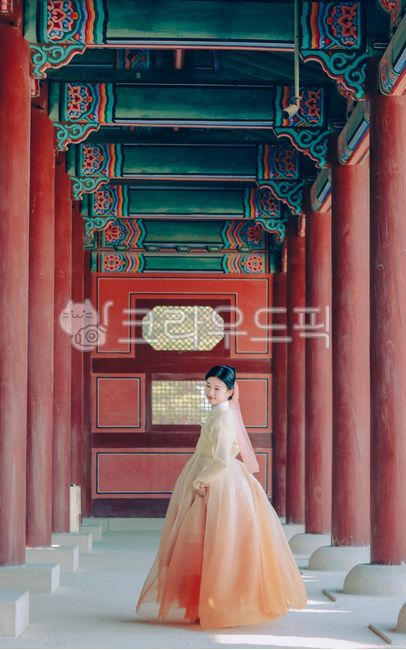한복,한국,대한민국,한국전통의상,전통의상,드레스,의류,고궁,궁궐,저고리,치마,댕기,댕기머리,새앙머리,새앙댕기,korea,koreantraditionalclothes,hanbok,koreandress