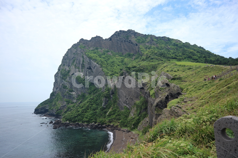 제주도,성산일출봉,성산,세계문화유산,대자연,한국,경관,풍경,경치,산,섬,바다,하늘,돌,한국자연풍경,한국자연경관,해변,jeju,jejudo,korean,island,jejuisland,sea,sky,nature,stone,mountain,seongsan,korea,green,자연,풍경,nature,landscape,한국자연풍경,한국자연경관,korea nature landscape,제주도,jeju,jeju island,promontory,곶,outdoors,옥외,land,땅