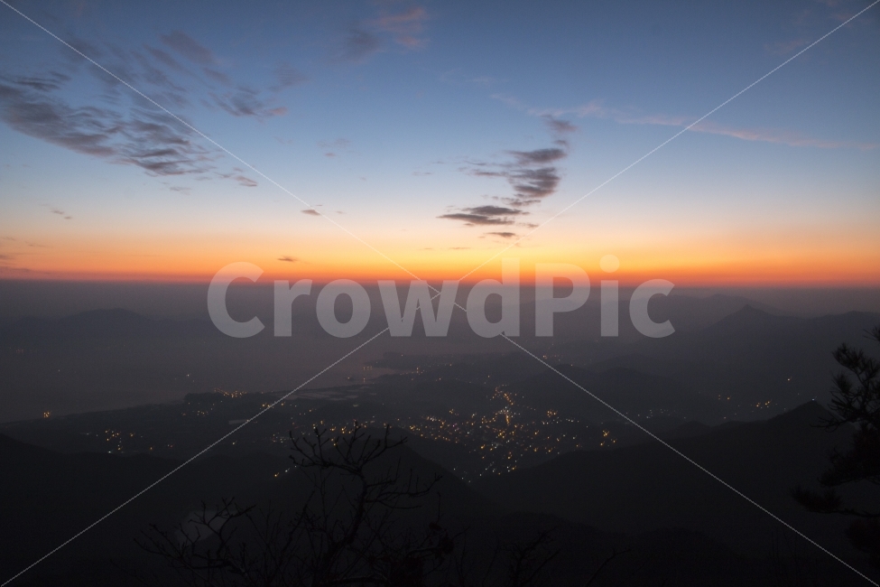 일출,하늘,남해,산,경남,붉은,어두움,풍경,자연,풍경,nature,landscape,한국자연풍경,한국자연경관,korea nature landscape,outdoors,옥외,sky,red sky,붉은 하늘,sunset,일몰,dawn,새벽,dusk,황혼