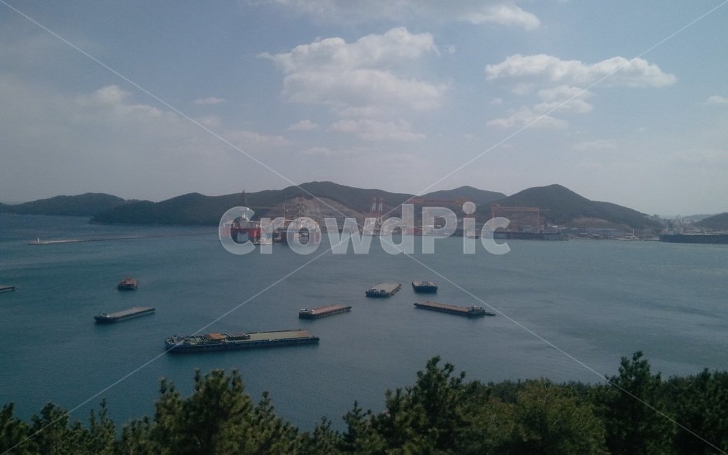 포항,바다,배,항구,섬,선착장,하늘,파랑,파란색,자연,풍경,nature,landscape,land,땅,outdoors,옥외,ocean,대양,sea,water,물,shoreline,해안선,transportation,교통,boat,보트,vehicle,차량