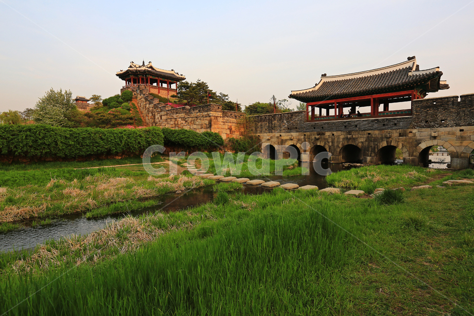 경기,수원,수원화성,성곽,outdoors,옥외,nature,자연,building,건물,성벽,유적지,문화재,한국문화,한국전통,architecture,건축물
