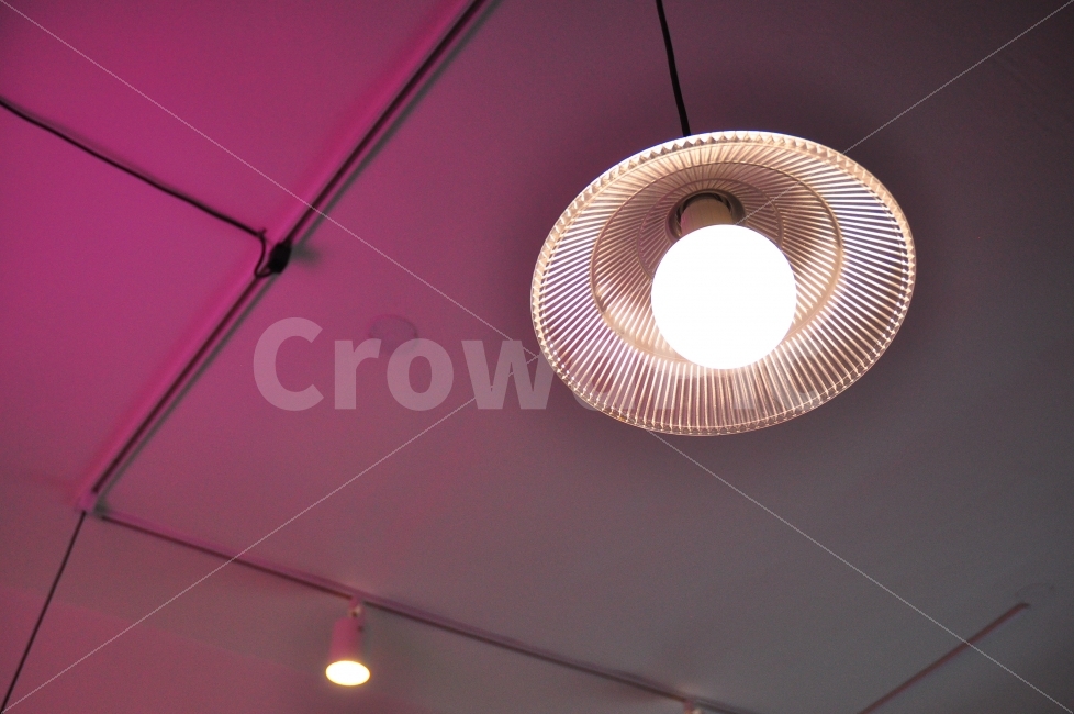 카페,조명,인테리어,전등,램프,무드,cafe,lamp,lights,interior,mood,색깔,색상,색채,색감,color sense,color sensitivity,feeling of color,인테리어,실내디자인,interior design