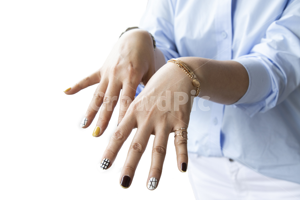 손가락,손,여성,메니큐어,팔찌,반지,손톱,손마디,신체,사람,인물,인간,human,person,신체일부,몸,body