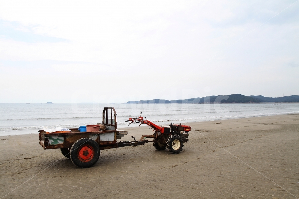 바다,해변,경운기,백사장,농기구,해변,바다,beach,sea,산업,industry,industrial,교통,교통수단,traffic,transportation