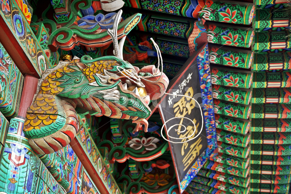 용머리,용,사찰,불교사찰,상징,처마,전통,수호신,옥천암,세검정