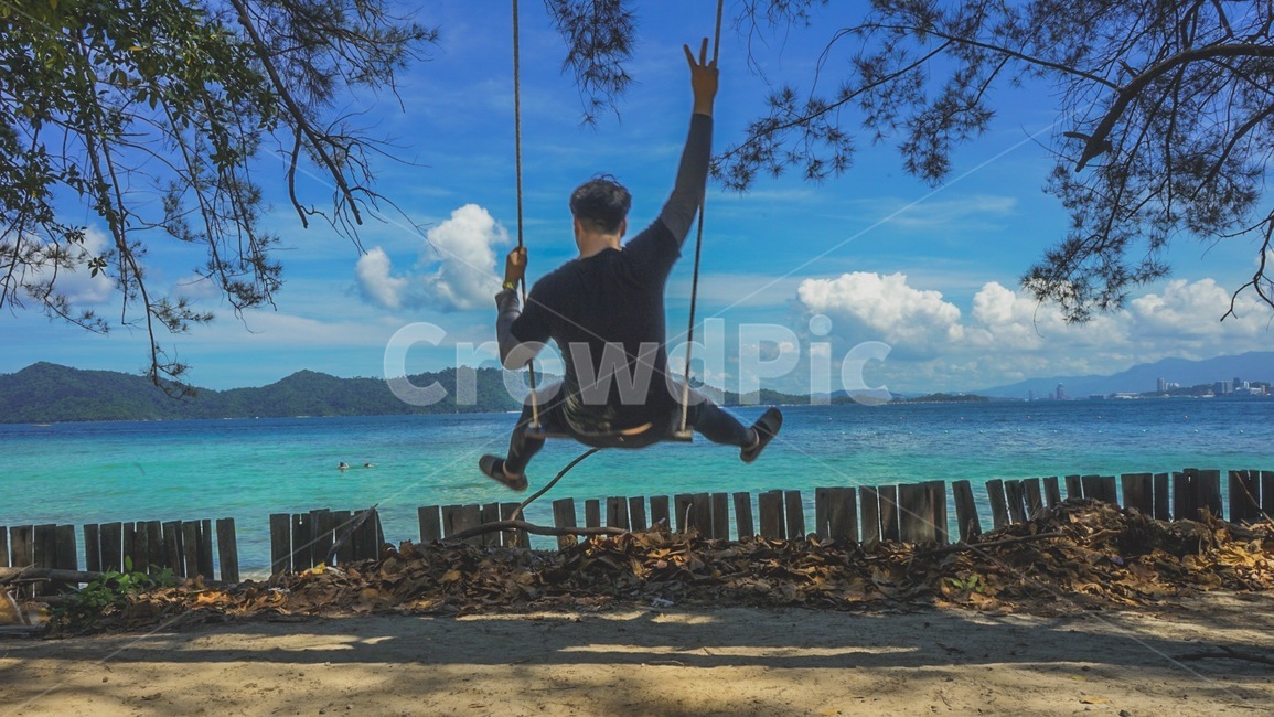 남자,그네,남자뒷모습,자유,freedom,sea,이쁜풍경,사람,인물,인간,human,person,남성,남자,man,male,감정표현,기분,feeling,emotion,여행,휴가,traveling,vacation,trip