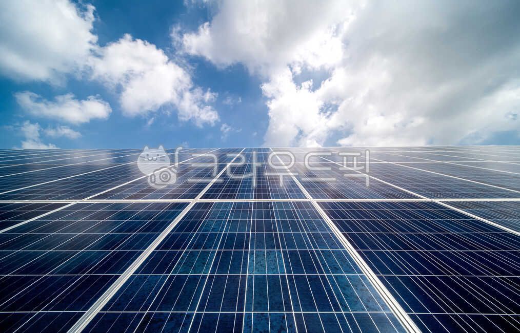 태양광,전지판,대체에너지,패널,태양에너지,재생에너지,신재생,지열판,기술,실외,파란색,전기에너지,햇빛,지붕,하늘,솔라,구름낀,태양전지판,흐림,흐린,산업,구름,그린에너지,환경,경고,구름가득,파워,친환경,녹색,맑은,파란,푸른