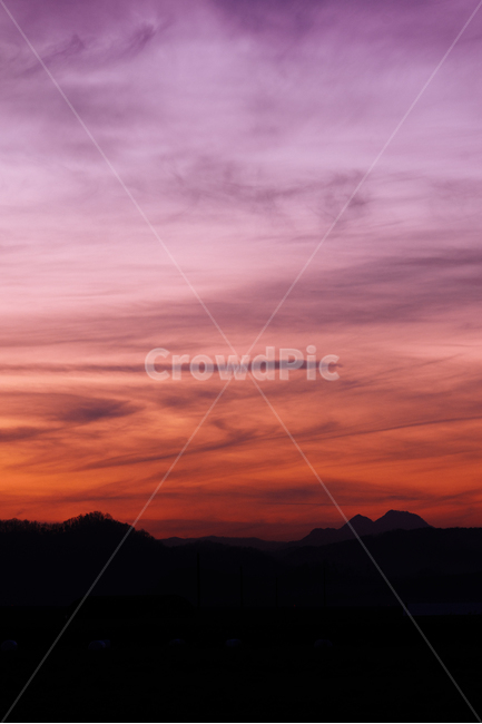 노을,구름,하늘,석양,산,sunset,cloud,sky,풍경,landscape,저녁,evening,twilight,일몰,자연,풍경,nature,landscape,outdoors,옥외,dusk,황혼,dawn,새벽,red sky,붉은 하늘