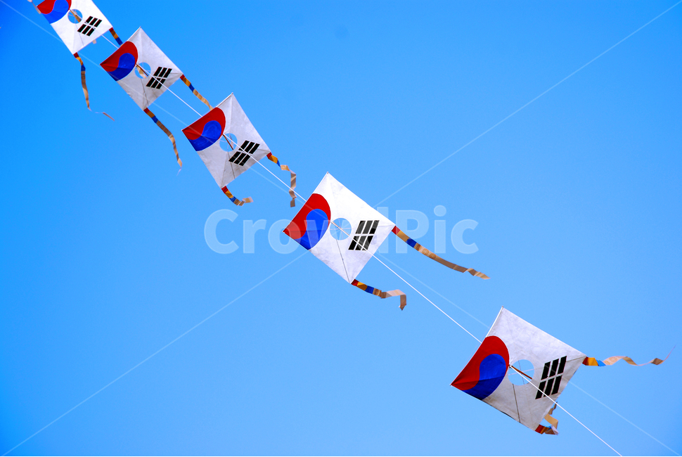 정월대보름,방패연,연,연날리기,봄,푸른하늘,하늘,kite,태극,태극연,한국전통,한국문화,korean traditional,korean culture,스포츠,레저,운동,sports,leisure,exercise