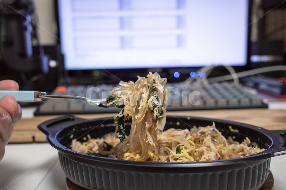 remote,distance,social,office,quarantine,work,eating,business,ingredient,dish,market,traditional,gourmet,delicious,cooking,food,식사,재택,근무,원격,고립,코비드,코로나