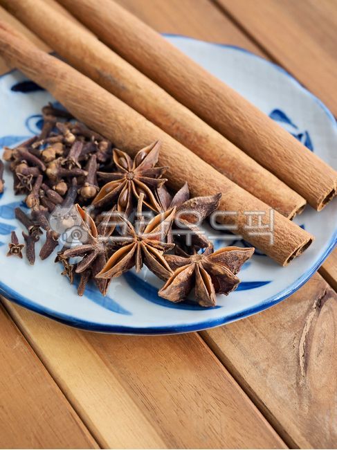 스타아니스홀,향신료,팔각,팔각향,별모양,아니스,향기,음식,유기농,요리,요리재료,갈색,건조식품,향료,staranisehall,spice,octagon,octagonal,starshape,anise,scent,food,organic,cooking,cookingingredients,brown,dryfood,spices,정향,계피,시나몬