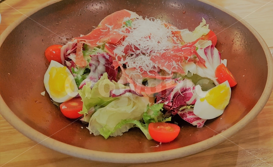 스페인음식,하몽,샐러드,스페인식샐러드,spain,travel,food,salad,fresh,음식,식재료,요리,food,cook,meal,dishes,food reserves,채소,야채,vegetables