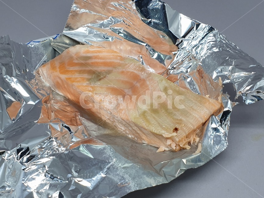 연어,salmon,연어구이,연어스테이크,은박지,식자재,식재료,food,음식,seafood,물고기,생선,사물,오브젝트,object,반찬,수산물,해산물,음식,식재료,요리,food,cook,meal,dishes,food reserves