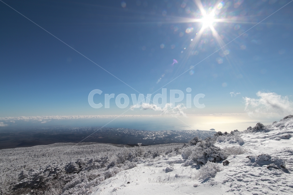 한라산,상고대,설산,겨울,겨울산행,눈꽃,진달래대피소,성판악,관음사,제주도,제주,백록담,겨울,계절,winter,season,자연,풍경,nature,landscape,한국자연풍경,한국자연경관,korea nature landscape,제주도,jeju,jeju island,light,빛,flare,플레어,outdoors,옥외