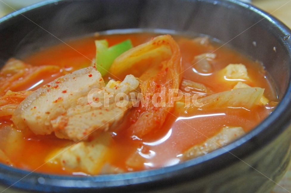 김치찌개,음식,한식,한국,한국음식,뚝배기,김치,돼지고기,고기,국,음식,식재료,요리,food,cook,meal,dishes,food reserves,한식,한국음식,한국요리,korean food,korean dishes,korean meal,korean cook