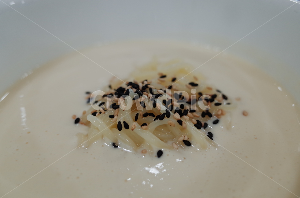 콩국수,콩물,국수,고단백질,생면,음식,한식,food,bean,soybean,검은깨,깨소금