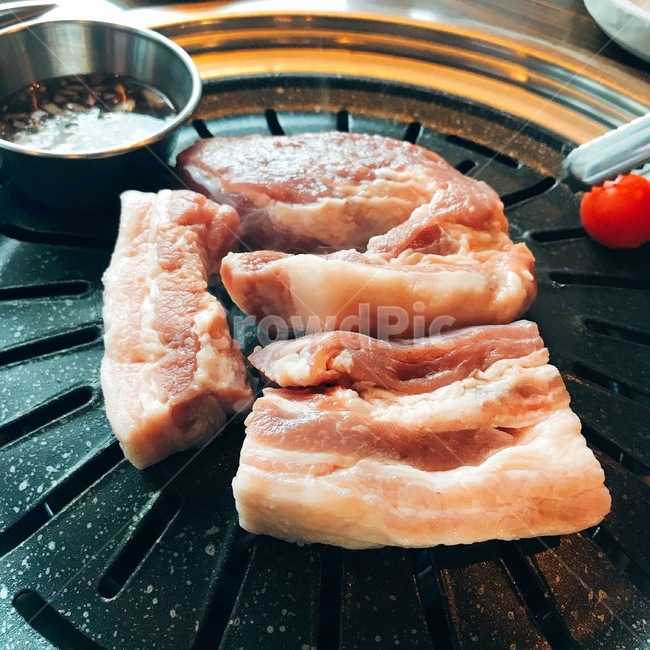 삼겹살,생삼겹살,고기,돼지고기,목살,술안주,음식,식재료,요리,food,cook,meal,dishes,food reserves,육류,고기,meat
