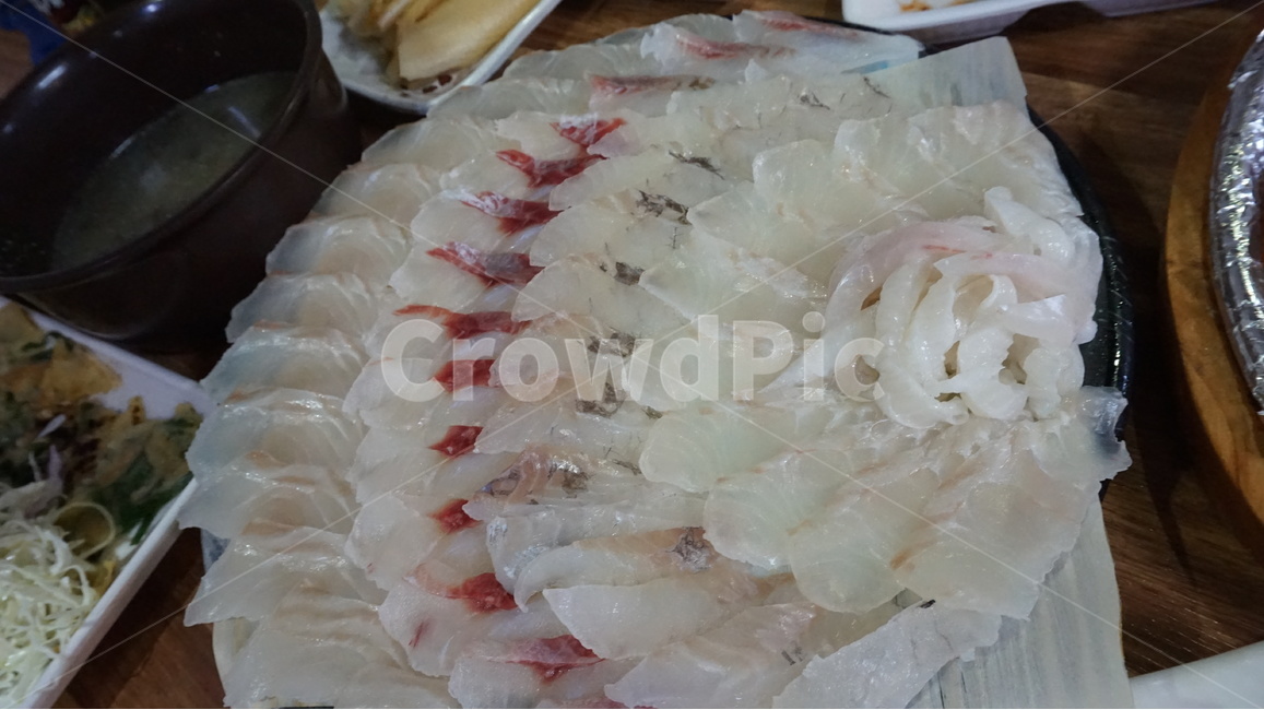 회,광어회,우럭,도다리,단백질,건강,다이어트,활어,물고기,fish,슬라이스,자르다,차리다,셋팅,set,정갈한,정리된,먹는,질감,투명,생선회,생선,바다,바닷가,먹다,스시,맛집,광어,맛있다,맛있는,cook,meal,dishes,수산물,해산물,fisheryproducts,seafood,날것,생것,싱싱한,신선한,참치,와사비,요리,모듬회,회모듬,음식,food,식재료,음식,식재료,요리,food,cook,meal,dishes,food reserves,수산물,해산물,fishery products,seafood