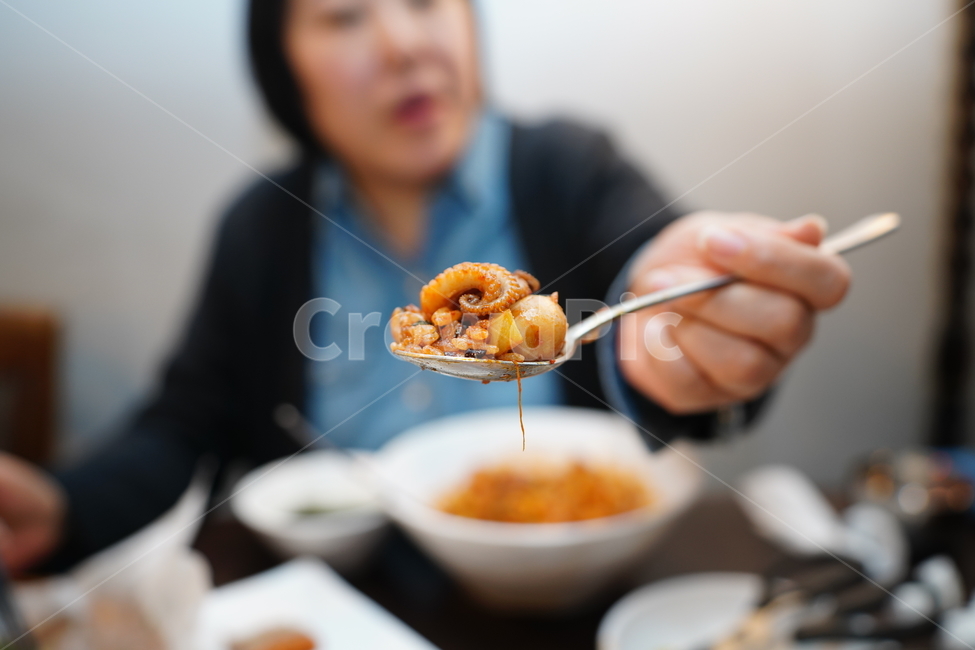 먹방,음식,한식,쭈꾸미,주꾸미,볶음,푸드,식사,food,먹거리,요리,해물,씨푸드,사람,인물,인간,human,person,신체일부,몸,body,음식,식재료,요리,food,cook,meal,dishes,food reserves,한식,한국음식,한국요리,korean food,korean dishes,korean meal,korean cook