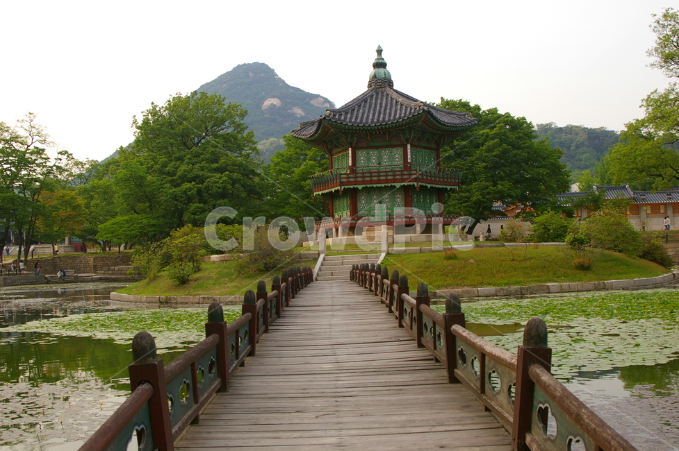 경복궁,고궁,오래된,야외,풍경,building,건물,다리,건출물,연못,한국전통,한국적인,한국,랜드마크