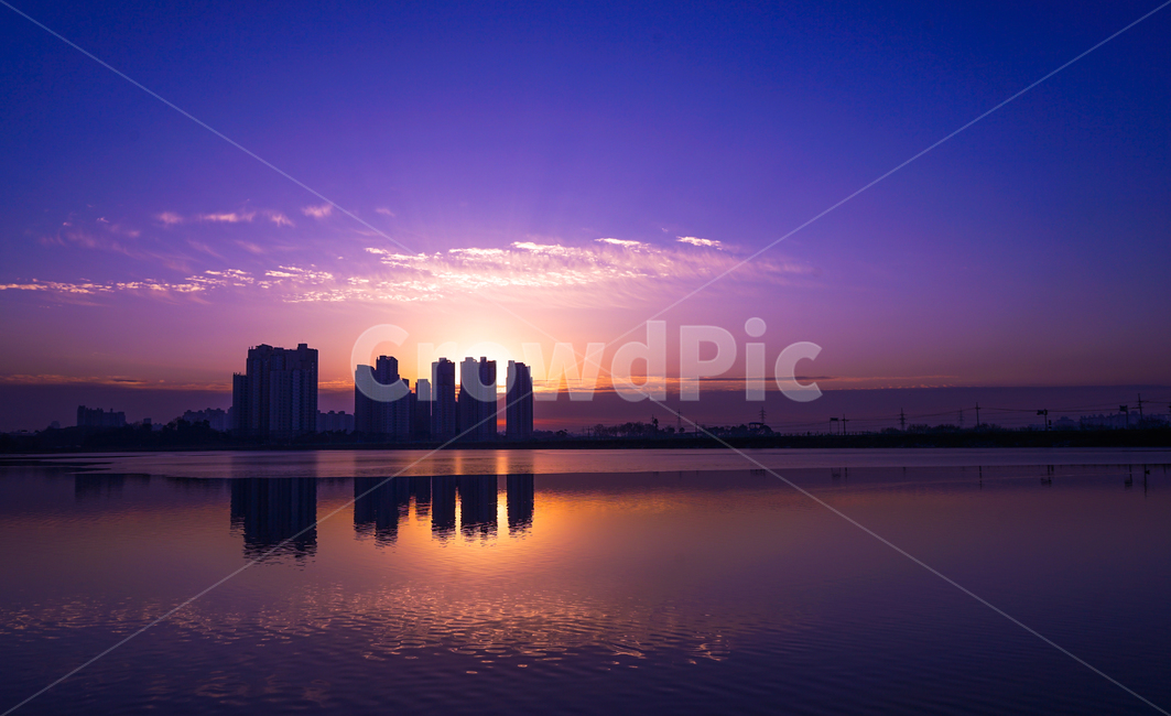호수,여명,해돋이,일출,구름,하늘,감성,새벽,반영,투영,풍경,도시,풍경,city,landscape,한국도시풍경,한국도시경관,korea cityscape,nature,자연,outdoors,옥외,sunset,일몰,dawn,red sky,붉은 하늘,dusk,황혼,sky