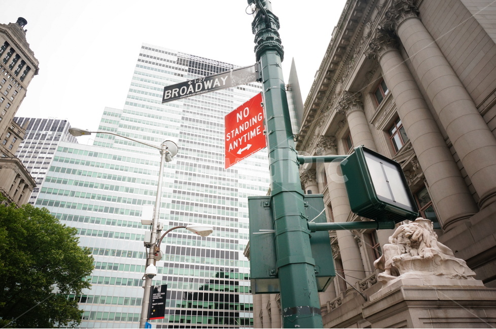 외국,미국,뉴욕,맨해튼,거리,newyork,manhattan,street,이정표,알림,roadsign,도시,풍경,city,landscape,해외,외국,세계,foreign,oversea,world,세계도시풍경,해외도시풍경,외국도시풍경,world cityscape,town,metropolis,중심지,urban,어반,building,건물,시티